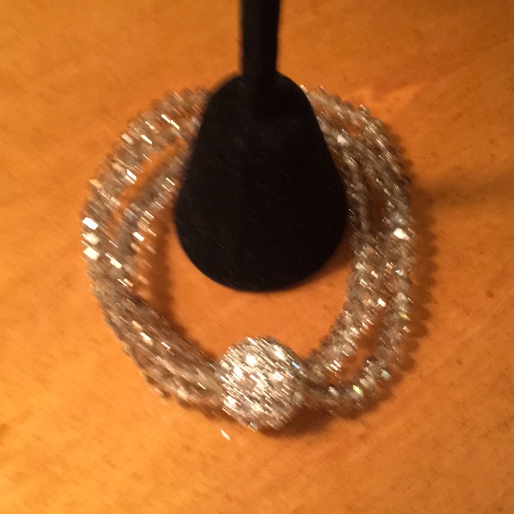 Jewelry - Picture 2 of 3